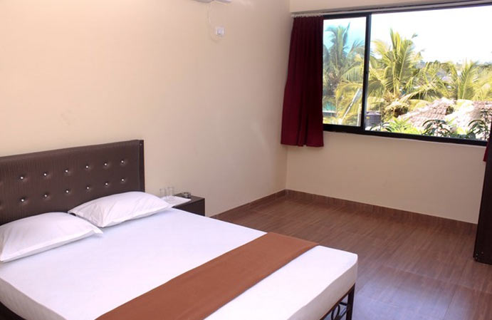 Amoura Beach Resort, Baga